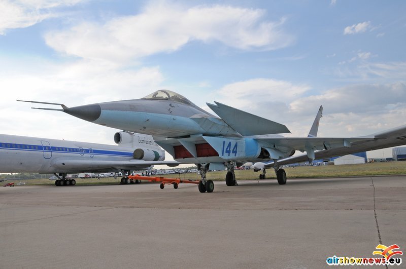 MiG-1-44