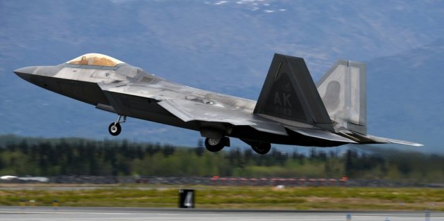 f22-005