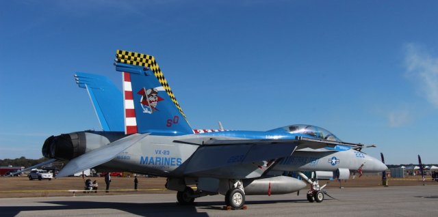 f18-002