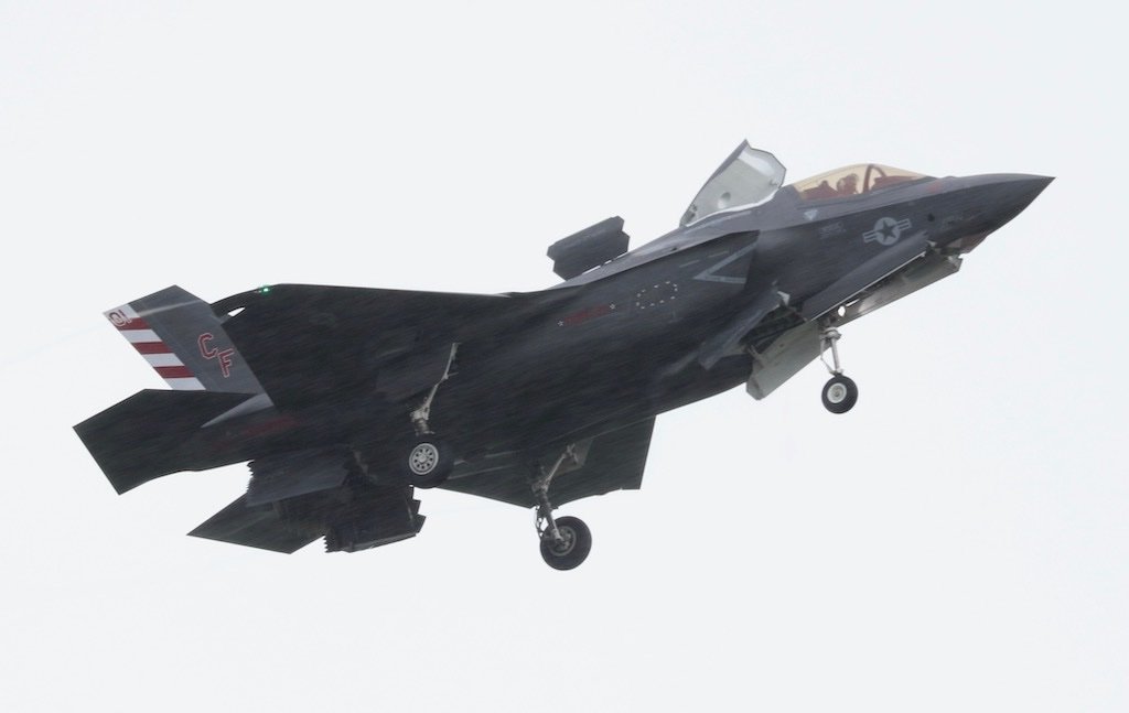 f35-010