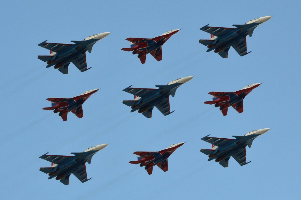 The ‘Kubinka Diamond’ formation of Su-30SMs ‘31 Blue’/RF-81702, ‘33 Blue’/RF-81704, ‘34 Blue’/RF-81705, ‘35 Blue’/RF-81706 and ‘37 Blue’/RF-81722, MiG-29s ‘21 Blue’ and ‘24 Blue’ and MiG-29UBs ‘02 Blue’ and ‘19 Blue’