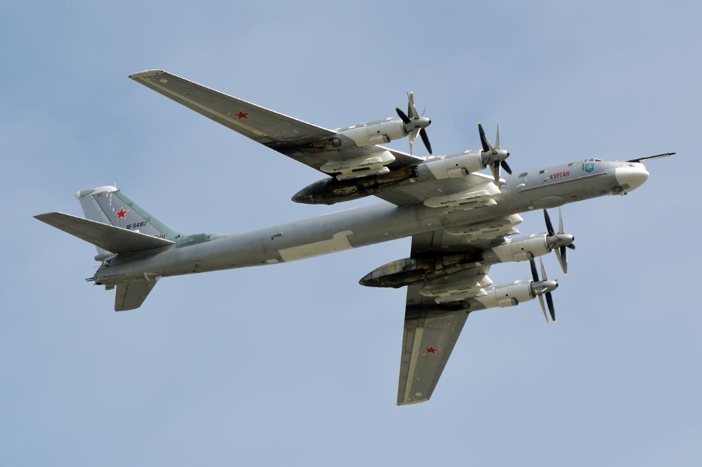 A closer look at Tu-95MS ‘04 Red’/RF-94182