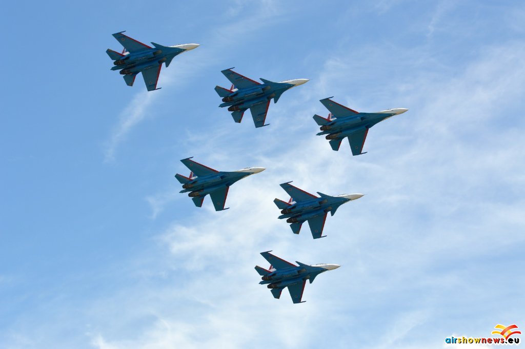 The Roosskiye Vityazi team performs on Su-30SM amd Su-35S fighters