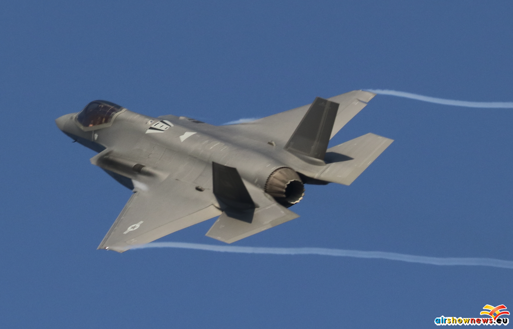 F35-003