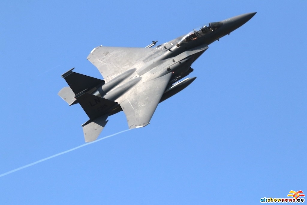 F15-001