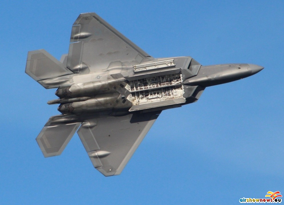 f22-001