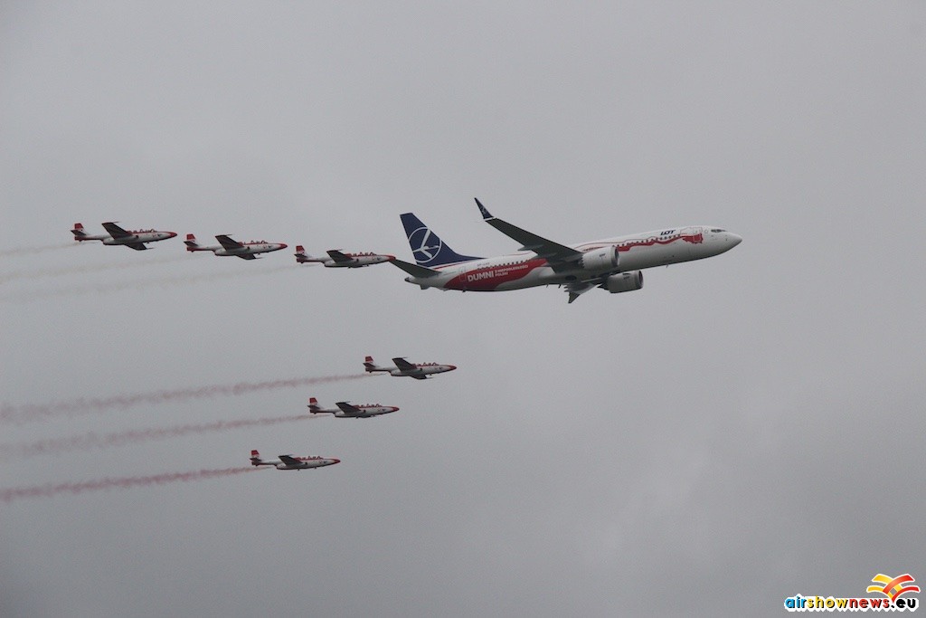 b737-002