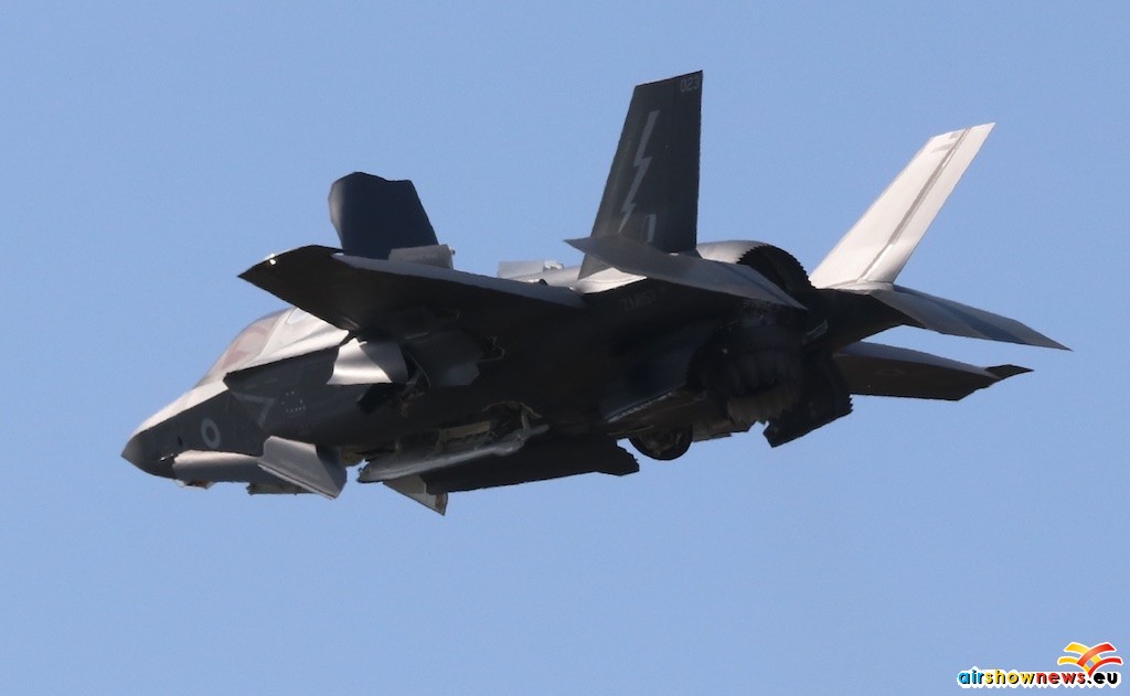 f35-003