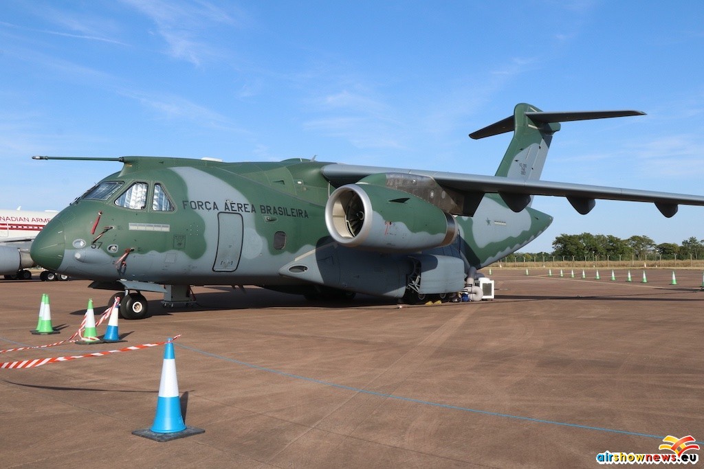 kc390-001