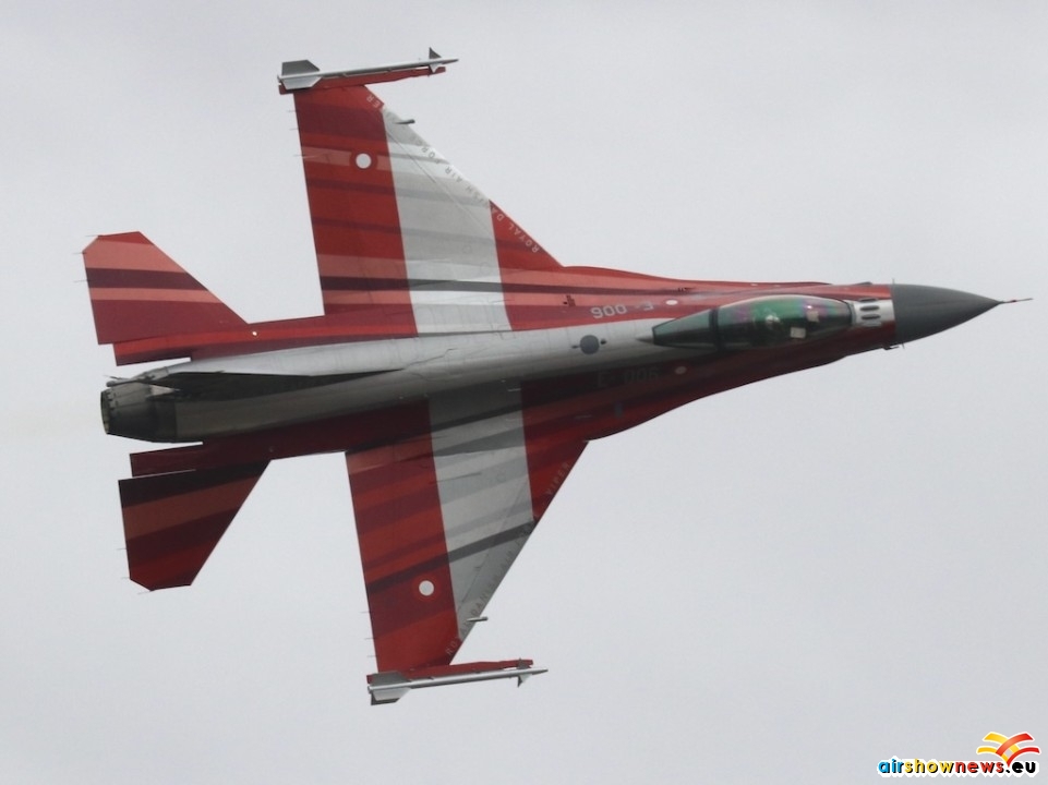 Danish-F16-upper