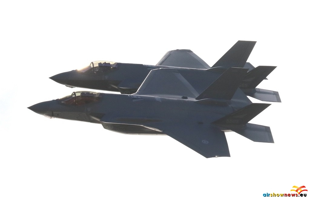 F35-004