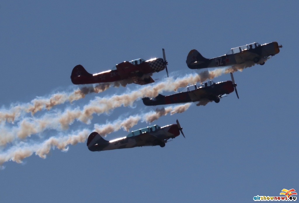 yak52-006