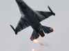 f16-003